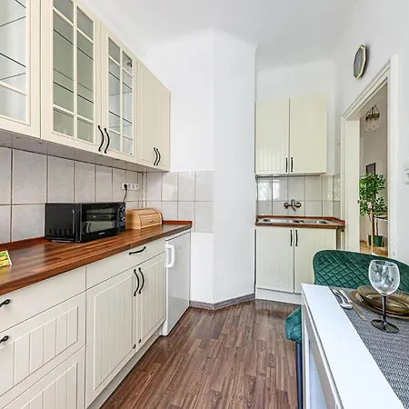 Apartman Essence - Danube View - Bathtub - Ac - Metro *
