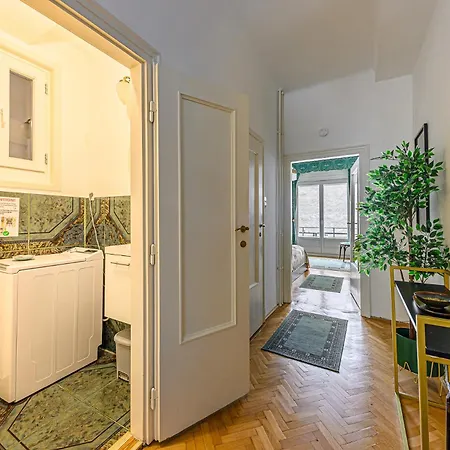 Apartman Essence - Danube View - Bathtub - Ac - Metro